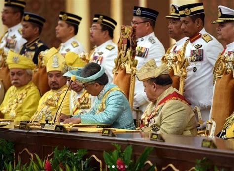 Apakah yang ditawarkan di bawah biasiswa ini? Istiadat Melafaz Sumpah Jawatan Yang Di-Pertuan Agong Ke-16