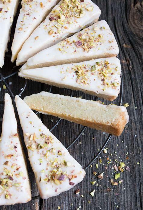 .lot about cookie trays and cookie parties and cookie exchanges during my 12 days of christmas i also took these cookies to the annual cookie exchange that i do with my girlfriends at work. Lemon Pistachio Shortbread Cookies (With images) | Easy ...