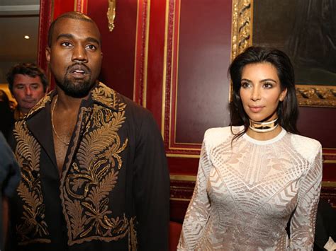 We waren in deze buurt aan het wandelen en passeerden langs dit extravagante huis. Kris Jenner 'bang Kim en Kanye skei'