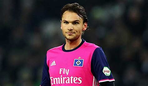 Join the discussion or compare with others! Albin Ekdal ins HSV-Mannschaftstraining zurückgekehrt