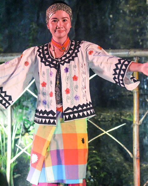 Traditional Costume In Visayas