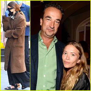 Olsen twin sets the bar for isolation style. Olsen Twins Photos, News and Videos | Just Jared