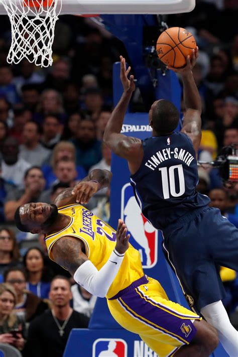Lebron James Anthony Davis Help Lakers Outlast Mavericks In Overtime Orange County Register