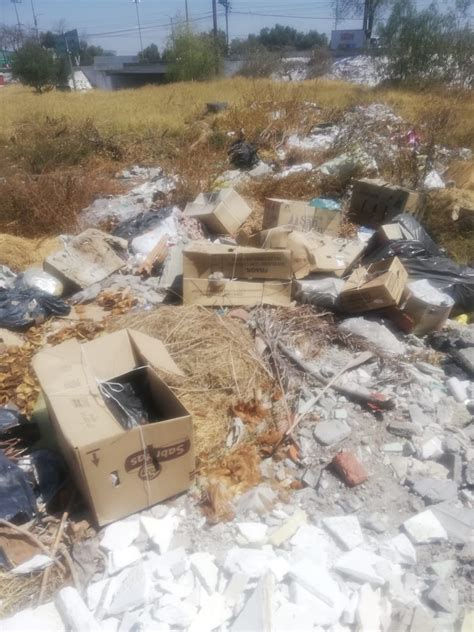 Se acusa que estos dos policías de ecatepec detuvieron a una joven de 17 años en la colonia santa clara, para después llevarla al centro de desarrollo ahí le dijeron que la iban a meter a la cárcel, pero que solamente no lo harían si tenía relaciones sexuales con ambos. Policías municipales de Ecatepec detuvieron a un hombre ...