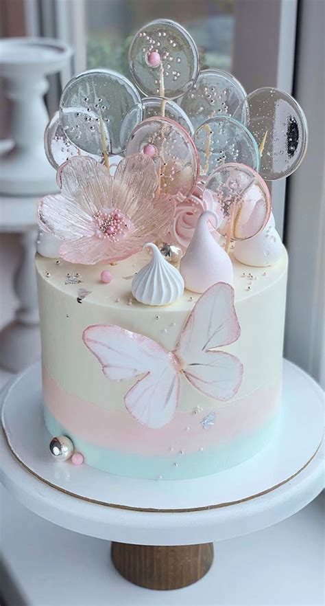 From cupcakes to tiered cakes, unicorn cakes are a really big deal. Beautiful cake designs with a wow-factor