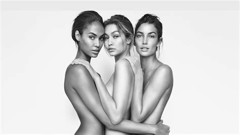 See Gigi Hadids Extra Naked Vogue Paris Cover