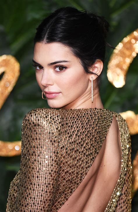 Kendall Jenner Uses This Armani Mascara To Create Her Angelic Eye