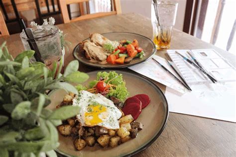 Meanwhile, some spots say they're still in desperate need of help. 10 Mother's Day Restaurants With Deals You Can Pamper Mom ...