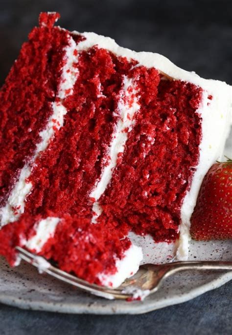 Red velvet cakes have common ingredients like cocoa powder, buttermilk, vinegar, butter, flour, and red food coloring. What Is The Best Icing For Red Velvet Cake / The BEST Red Velvet Cupcakes with Cream Cheese ...