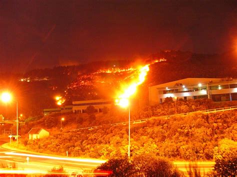 ดู 3 รูป จาก ผู้เยี่ยม 13 คน ถึง newlands fire base. Firefighters-in-Action - Newlands Rd, 3rd alarm scrub fire ...