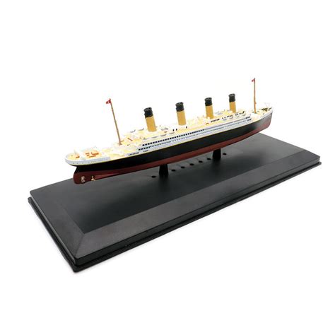 Rms Titanic 11250 Scale — Motor City Classics