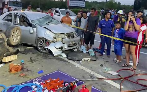 Bangkok Post Couple Killed Five Injured In Collision