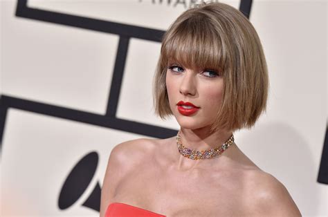 See Taylor Swifts Edgy New Platinum Blond Hair Color Glamour