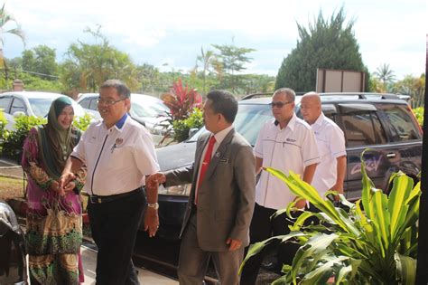 Bahagian 1 bahagian buku teks latar belakang bahagian buku teks (bbt), kementerian pendidikan malaysia (kpm) ditubuhkan sebagai satu unit di bahagian perancangan dan penyelidikan dasar pendidikan (bppdp), kementerian pelajaran pada 15 mei 1967. SK Tok Randok: Lawatan Pemantauan Bahagian Buku Teks KPM