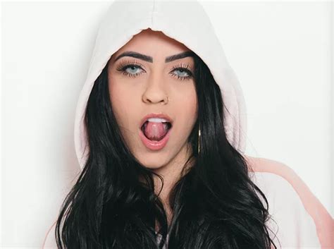 Me adota, da dupla sandro e cícero, com participação da mc mirella, promove a adoção responsável de animais que procuram um lar. Mc Mirella rompe contrato com GR6 e assina com a Kondzilla ...