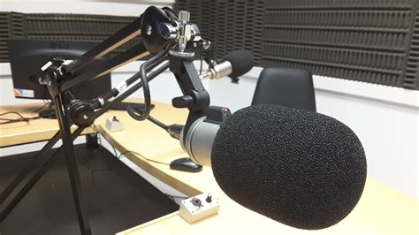 Radio Nacional Buenos Aires Mantiene Clásicos Y Suma Grandes Voces En