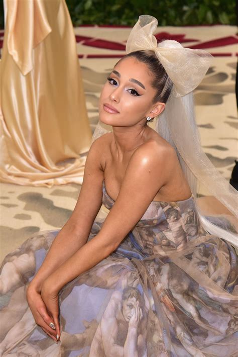 View 38+ Get Ariana Grande Bilder 2020 Png cdr