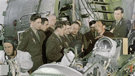 Storia e protagonisti della guerra fredda, il conflitto che, dopo la seconda guerra mondiale, si manifestò con nuove strategie tra i paesi dei due schieramenti. Gagarin: dal sogno di resuscitare i morti alla vittoria ...