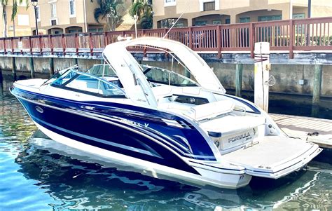 2017 Formula 330 Crossover Bowrider Power New And Used Boats For Sale