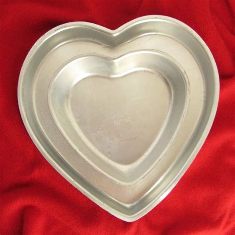 Wilton Layer Cake Pan Set Of 2 Vintage Hearts 502 3053 502 976 Wilton