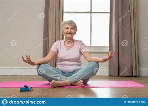 Senior Woman Doing Yoga Stock Image Image Of Elderly 125354571