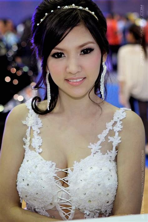 55 Yrs Wonderful Thai Bride XXX Porn Library