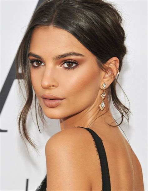 Pinterest Deborahpraha ♥️ Emily Ratajkowski Makeup Look Summer Wedding