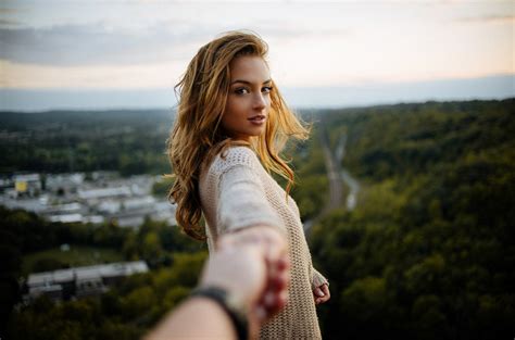 Linda goodman is renowned best selling astrologer who has written books on astrology and in depth knowledge of they'll play this shifting game indefinitely, until it looks as if someone else is about to grab the prize. How To Tell If Someone Has A Crush On You, Based On Their ...
