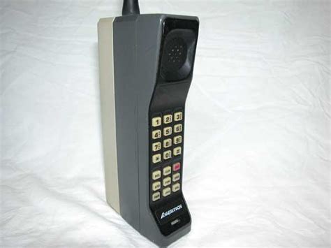 Telefonul Motorola Dynatac 8000x