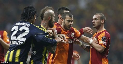 Here are the teams according to passolig card holders: Galatasaray beat Fenerbahce in fiery Istanbul derby | Daily Mail Online