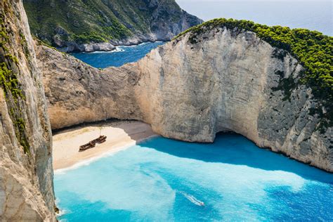 15 Destinations With Stunning Crystal Clear Waters Lostwaldo