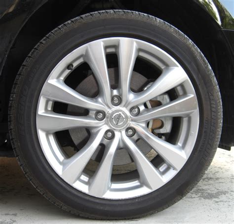 Filefront Tire And Wheel Of Nissan Fuga Wikimedia Commons