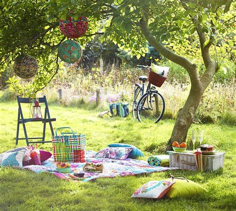 If you don't have time to make your own picnic blanket, throw a shower curtain on the ground first and instantly. Summer picnic on Pinterest | Explore 50+ ideas with Picnic ...