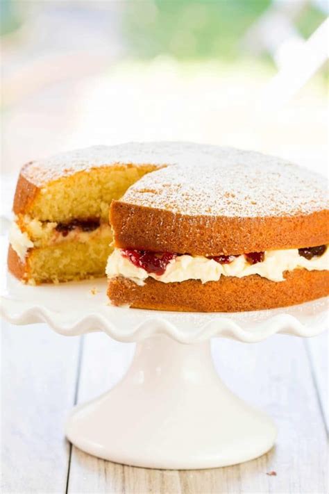 This Easy Recipe For Victoria Sponge Cake With Buttercream Uses The All