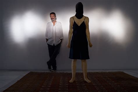 He began exhibiting film, video, sound, painting, sculpture, installation and multimedia in the early seventies. Julião Sarmento expõe novas esculturas na galeria Carolina Nitsch - Hoje Macau