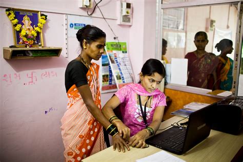Teller Atm Hybrid Takes Banking To Rural India The New York Times