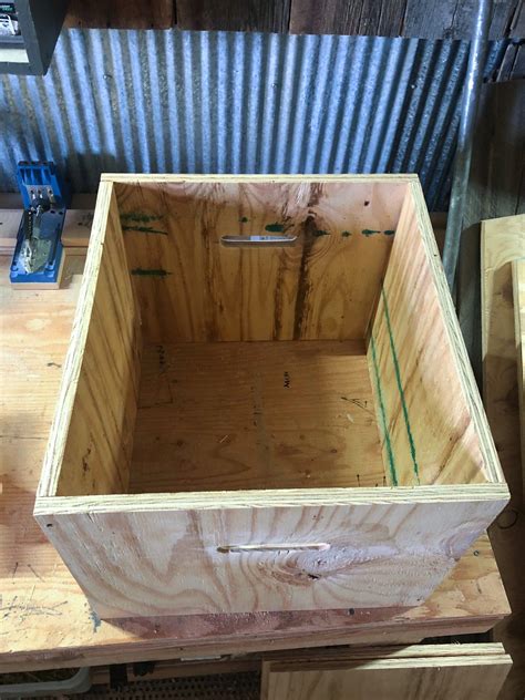 Using a piece of 2 x 6 timber and place it on the end cap to trace the rectangular outline of a handle. DIY Wooden Plyo Boxes in 2020 | Wooden diy, Diy plyo box ...
