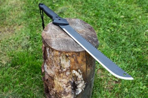 5 Reasons Why A Machete Is The Only Multitool You Really Need March2024