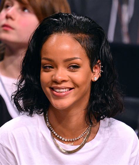 Rihanna With Short Curly Hair Best Hairstyles For Women In 2020 100