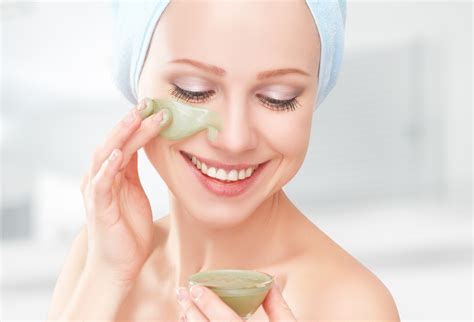 Aloe vera is a great hair growth booster. Bitter Gourd, Aloe Vera and Honey Face Mask To Improve ...