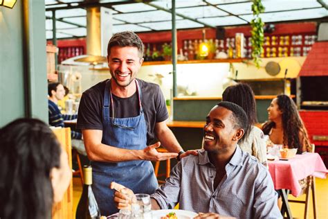 7 Tips to Improve Customer Experience in Your Restaurant | Paystone