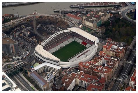 Estadio ciudad de valencia or in english, city of valencia stadium is the home stadium of levante ud, a spanish side which currently ply their trade in la liga. Historyczny: Estadio San Mamés (La Catedral) - do 2013 ...
