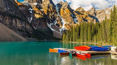 Moraine Lake Wallpaper 4k Kayak Boats Multicolor Mountain Range