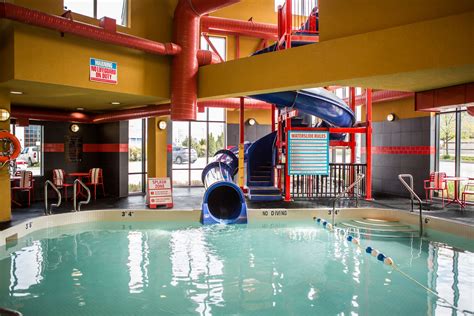 Kelowna Hotel With Waterslide And Indoor Pool Comfort Suites Kelowna