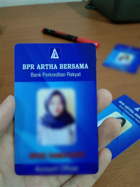 Id Card Biasa Dengan Id Cardprint Uv Apa Bedanya Teman Print