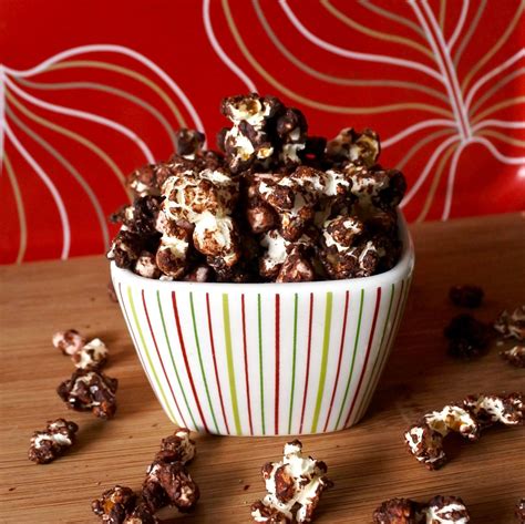 Green Gourmet Giraffe Chocolate Popcorn With Marshmallow And Coconut