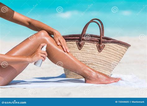 Sunscreen Beach Woman Putting Sunblock Oil On Legs Stock Image Image Of Skin Beach 72044605