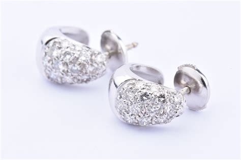 Boucles d oreilles en or blanc 18 carats 750 millièmes Bijoux et