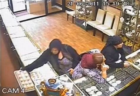 Jewelry Thieves Caught On Camera 3 Pics 1 Video
