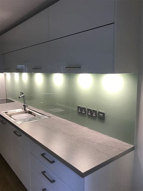 Trends are currently for colour, repeating patterns and experimenting with different layouts. Coloured Glass Kitchen Splashbacks, Worktops Kitchen ...